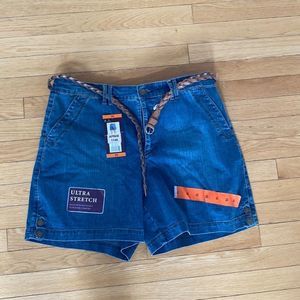 🔴 2 for $25 Gloria, Vanderbilt shorts size 16
